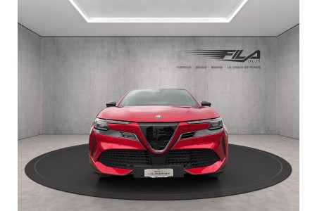 Q7AE1D4LIVC5_0.jpg 2