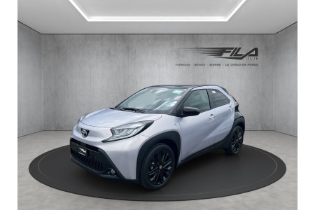 R2HD2IYAM2SN_0.jpg 2